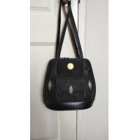 ราคา ขาย กระเป๋าเป้ หนังปลากระเบน ของแท้ (มือสอง) (359889604)