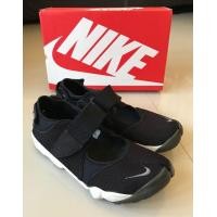 ราคา รองเท้า nike air rift สีดำออริจินัล ของแท้ (มือสอง) (359761524)