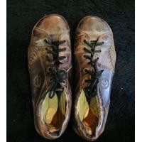 ราคา ส่งฟรี รองเท้าสุภาพบุรุษ Dr.Martens หนังแท้ สีน้ำตาล สภาพดี ทรงดี (มือสอง) (360971776)