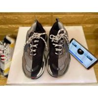 ราคา Balenciaga Triple S Halfดำ เทาหายาก สภาพสวย (มือสอง) (360983415)