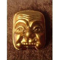 ราคา หน้ากากพรานบุญ รุ่นรับทรัพย์ หลวงปู่แก้ว วัดสะพานไม้แก่น จ.สงขลา ปี 2557 พิมพ์ใหญ่ เนื้อทองทิพย์ หลังอุดผงฝังตะกรุดเงิน 2 ดอก (มือสอง) (356100135)