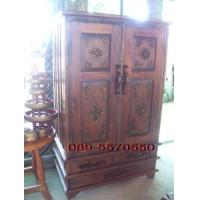 ราคา ตู้ไม้สักโบราบานหน้าต่างเก่า แกะสลักลายไทย 3 ลิ้นชักล่าง (6500)