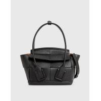 ราคา Bottega Veneta Arco Mini Grainy Calfskin Intrecciato Crossbody Bag (Top Handle) (1855637)