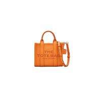 ราคา MARC JACOBS กระเป๋าโท้ท THE LEATHER CROSSBODY TOTE BAG สี TANGERINE One Size (MKP1750656)