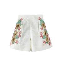 ราคา ICONIC กางเกงขาสั้น ผ้าไหมทอลาย ปักดอกไม้ 3 มิติ รุ่น KAIHUA4826 สีขาว M (MKP1073897)