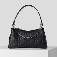 ราคา KARL LAGERFELD กระเป๋า รุ่น K/SEVEN ELEMENT KL MONOGRAM SHOULDER BAG สี BLACK One Size (MKP1514191)