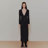 ราคา BLACKDOG BKK เดรสยาวผ่าหน้ามีฮู้ดสีดำผ้ายืดผสมกากเพชร One Size (GRMKPPR000041379)