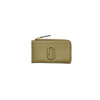 ราคา MARC JACOBS กระเป๋าสตางค์ THE COVERED J MARC TOP ZIP MULTI WALLET สี LIGHT MOSS One Size (MKP1792099)