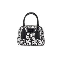 ราคา MARC JACOBS กระเป๋าถือ THE JUMBLED LOGO TRADEMARC SMALL DOME SATCHEL สี BLACK/WHITE One Size (MKP1842852)