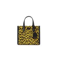 ราคา KATE SPADE NEW YORK กระเป๋าโท้ท/กระเป๋าทรงสี่เหลี่ยมรุ่น Manhattan Modern Leopard Chenille Small Tote เหลือง One Size (MKP1914773)