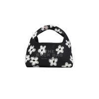 ราคา MARC JACOBS กระเป๋าถือ THE DAISY MINI SACK BAG สี BLACK/WHITE One Size (MKP1907889)