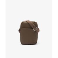 ราคา LACOSTE กระเป๋าสะพายข้างผู้ชายลาคอสท์ สีน้ำตาล One Size (MKP1937399)