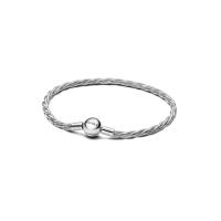 ราคา PANDORA สร้อยข้อมือ Pandora Round Pandora Clasp Twisted Snake Chain สีเงิน 18cm (MKP1943668)