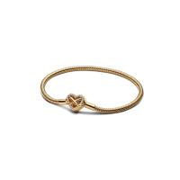 ราคา PANDORA สร้อยข้อมือ Pandora Sparkling Infinity Heart Clasp Snake Chain Bracelet สีทอง 17cm (MKP1943666)