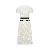 ราคา ASV ( SS25 )เดรสผู้หญิง แขนสั้น คอวี ดีเทลผูกปมที่แขนเสื้อ กระโปรงอัดพลีท ลายจุด สีขาว ดำ S (MKP1961534)