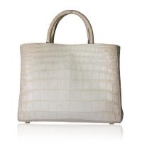 ราคา BANGKOK BOOTERY กระเป๋าถือรุ่น Stuffy หนังจระเข้ส่วนท้อง สี Himalayan (MKP0548632)