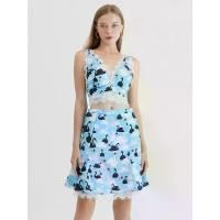 ราคา KLOSET (RS24)เสื้อคอวี พิมพ์ลายหงส์ แขนกุด แต่งลูกไม้ สำหรับผู้หญิง สีฟ้า S (MKP1657569)