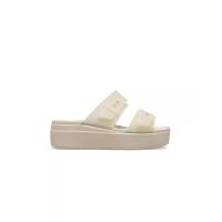 ราคา CROCS รองเท้าแตะผู้หญิง BROOKLYN BUCKLE FROSTED LOW WEDGE - SANDSTONE W7 US (MKP1933345)
