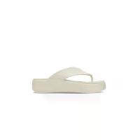 ราคา CROCS รองเท้าแตะผู้หญิง GETAWAY GROOVE PLATFORM FLIP - SANDSTONE W8 US (MKP1933319)