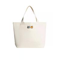 ราคา Maison Kitsune กระเป๋าโท้ทผู้หญิง Double Bold Fox Head Patch สี Ecru Free Size (CDS20917586)