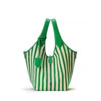 ราคา POLO RALPH LAUREN Polo Play กระเป๋าทรงโท้ทผู้หญิง รุ่น WAPOBAG0G620415 สีเขียว One Size (GRMKPPR000183196)