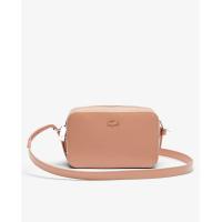 ราคา LACOSTE กระเป๋าสะพายข้างสำหรับผู้ชายเเละผู้หญิงลาคอสท์ รุ่น Chantaco วัสดุหนัง สีเบจ One Size (GRMKPPR000189710)