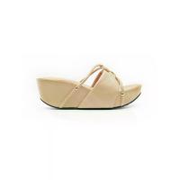 ราคา ELLE รองเท้าผู้หญิง แบบสวมส้นตึก รุ่น ELSM006 - สีเบจ 37 EU (GRMKPPR000157801)