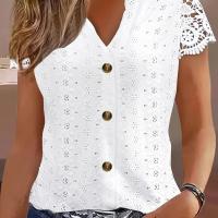 ราคา TEMU เสื้อเชิ้ตแขนสั้นผู้หญิงคอวี ตกแต่งลูกไม้ ปุ่มหน้า สไตล์เรียบหรู - เสื้อสบายๆ น้ำหนักเบา สำหรับฤดูร้อน แขนสั้น ทรง H ฟิตปกติ ซักเครื่องได้ ลายปุ่มตกแต่งขนาดเล็ก (17592372391760)