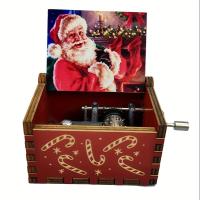 ราคา TEMU 1 กล่อง ดนตรีคริสต์มาส หมุนด้วยมือ แกะสลักด้วยเลเซอร์ กล่องดนตรีไม้สีแดงคลาสสิก ของขวัญตลกให้เพื่อน ตกแต่งบ้าน (17592248594794)