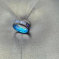 ราคา TEMU แหวนทังสเตนผู้ชายลายมังกรสีดำที่มีลวดลายคาร์บอนสีน้ำเงิน 8 มม., อุปกรณ์การแต่งกายสำหรับผู้ชายที่มีลักษณะบุคลิกและเหมาะสำหรับกิจกรรมกีฬาและการพักผ่อน (17592216757265)