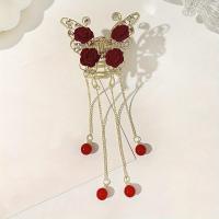 ราคา TEMU กิ๊บติดผมสไตล์ยุโรปและอเมริกัน วินเทจหรูหราสีแดงสำหรับผู้หญิง ดีไซน์กุหลาบ ผีเสื้อ รูปแบบป่า เรียบง่าย มีเสน่ห์ พร้อมพู่และเพชรเทียม (17592300715731)