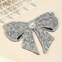 ราคา TEMU เข็มกลัดแฟชั่นสำหรับผู้หญิง ดีไซน์หรูหรา ประดับโบว์ใหญ่ลูกไม้ คริสตัลสีพื้นและเพชร เหมาะสำหรับออกเดท หรือแสดง (17592313626203)