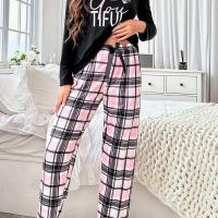 ราคา TEMU ชุดนอนผู้หญิงสำหรับฤดูใบไม้ร่วงและฤดูหนาว มีเสื้อแขนยาว, กางเกงขายาว, เสื้อพิมพ์ลายตัวอักษรการ์ตูนน่ารัก และกางเกงลายตารางหมากรุก (17592385296030)