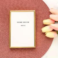 ราคา TEMU กรอบรูปสีทอง - กรอบโลหะสำหรับใส่รูปภาพขนาด 8X10, 5X7 และ 4X6 พร้อมหรือไม่มีแผ่นรอง เหมาะสำหรับแขวนบนผนังหรือวางบนโต๊ะ ในสไตล์ภาพคอลเลจหลายชั้น (17592287837913)
