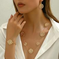 ราคา TEMU เซ็ตเครื่องประดับสามชิ้นสุดเก๋ ประกอบด้วยสร้อยข้อมือ, สร้อยคอ และต่างหู ลายใยแมงมุมคล้ายลูกไม้ เหมาะสำหรับผู้หญิงใส่ไปเที่ยวพักผ่อน, หรือใส่ได้ทุกวัน (17592482640131)