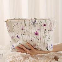 ราคา TEMU กระเป๋าเก็บของแบบมีซิปผ้าลูกฟูก พิมพ์ลายดอกไม้, กระเป๋าเครื่องสำอางน้ำหนักเบา, และกระเป๋าใส่เครื่องอาบน้ำอเนกประสงค์พร้อมซับใน (17592502358605)