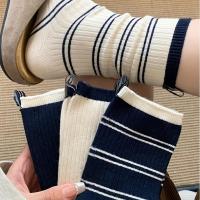ราคา TEMU ถุงเท้าข้อกลางลายทางหนา ใส่ได้หลากหลายสไตล์เกาหลีและญี่ปุ่น สำหรับฤดูใบไม้ร่วงและฤดูหนาว 4 คู่ ใส่สบายๆ เหมาะกับสาวๆ ใส่กับรองเท้าส้นสูงได้ ดีไซน์สวย ใส่สีเข้าชุด (17592823945442)