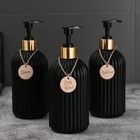 ราคา TEMU ขวดจ่ายยาในห้องน้ำลายทางด้านมีแท็กไม้ 3 ชิ้น สีดำพรีเมียม (17592989957976)