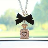 ราคา แฟชั่น โบว์ ขวด น้ำหอม ของตกแต่งภายในรถยนต์ ประดับพลอยเทียม สวยงาม แขวนกระจกมองหลัง อุปกรณ์ตกแต่งรถยนต์ (17592679473203)