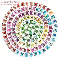 ราคา 1 แพ็ค-100 ชิ้น, ผีเสื้อสังเคราะห์สีผสม, มีขนาด 1.77 นิ้ว และ 2.36 นิ้ว, อุปกรณ์ประกอบฉากตกแต่ง 3 มิติ, ของเสริมผีเสื้อ, งานฝีมือพลาสติก, ของตกแต่งกระถาง, ของตกแต่งสวน, ผีเสื้อสำหรับกระถางในลาน (17592