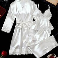 ราคา ชุดนอนผู้หญิง 3 ชิ้น สีพื้นตัดเย็บลูกไม้ตัดกัน, เสื้อกล้ามสายเดี่ยว & กางเกงยางยืด & ชุดคลุมนอนหลวมเข็มขัด, ชุดนุ่ม (17592808404658)