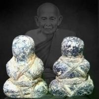 ราคา Thailand จี้พระ พระเครื่อง พระปิดตาหลวงปู่เอี่ยม วัดสะพานสูง เนื้อผงพุทธคุณเก่าลงรัก พุทธคุณ แคล้วคลาดปลอดภัย เมตตา เสริมอำนาจ วาสนา(ขนาด2.2*3.0ซม.) (1731292555225957881)