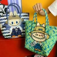ราคา กระเป๋าถือทอมือ สำหรับผู้หญิง เหมาะสำหรับทำงาน กระเป๋าตะกร้าผักการ์ตูน เหมาะสำหรับวันหยุดของเด็ก กล่องตาบอด งานฝีมือ Labubu กระเช้า ใส่ เหรียญ โปรยทาน ชะลอม ใส่ เหรียญ โปรย (1731570820057105495)