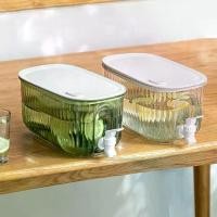 ราคา กระติกน้ำเย็น เหยือกกรองพร้อมก๊อกน้ำ เหมาะสำหรับสุรา น้ำผลไม้ ตู้เย็น เครื่องดื่ม ทำจากพลาสติกความจุสูง เหมาะสำหรับใช้ในครัว (1731465134615332040)