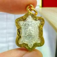 ราคา จี้ & Charm หลวงปู่หลิว พญาเต่าเรือน เนื้อกะไหล่เงิน เลี่ยมกรอบทองไมครอน เสริมโชคลาภ (lekshop) บล็อกบัสเตอร์ (1731565518237828567)