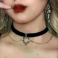 ราคา สร้อยคอโชคเกอร์สาววินเทจ มาใหม่ในสต็อก จี้โซ่กำมะหยี่หัวใจสีทอง โซ่กระดูกไหปลาร้า สร้อยคอโชคเกอร์ สร้อย โชคลาภ สุดยอด จี้ รูป แฟนสร้อย โชคลาภ สุดยอด (1731702626719074285)