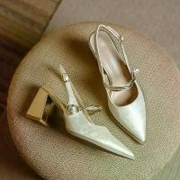 ราคา รองเท้าแตะส้นเตารีด สไตล์ใหม่สำหรับฤดูร้อนปี 2025 หัวแหลม สไตล์จีนโบราณ ส้นกลาง ปิดนิ้วเท้า ใส่สบาย สะดวก เรียบหรู รองเท้า รัดส้น เพื่อ สุขภาพ adda keen รองเท้า ส้นสูง พระรา (1731613600721438698)