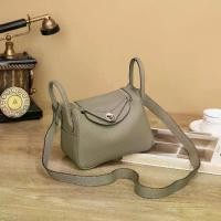 ราคา กระเป๋าผู้หญิง หนังวัว หนังแท้ แฟชั่นวินเทจ กระเป๋าถือ กระเป๋าสะพายข้าง กระเป๋า สียีนส์ (1731579945221064440)