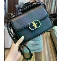 ราคา กระเป๋าถือผู้หญิง แฟชั่น มีตัวล็อคกระจก ไซส์ 20 รหัส T55 กระเป๋า สียีนส์ แป้ง วิงค์ ไวท์ (1731617513205696237)