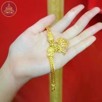 ราคา สร้อยข้อมือ ลายสี่เสาหัวใจฉลุกุญแจตุ้งติ้ง 2 บ (1729991665478372061)